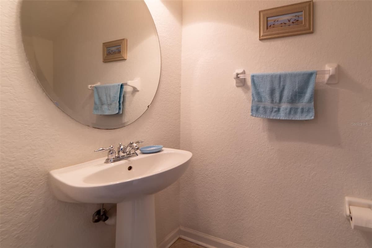 974 ENCLAIR STREET — photo 7 of 49