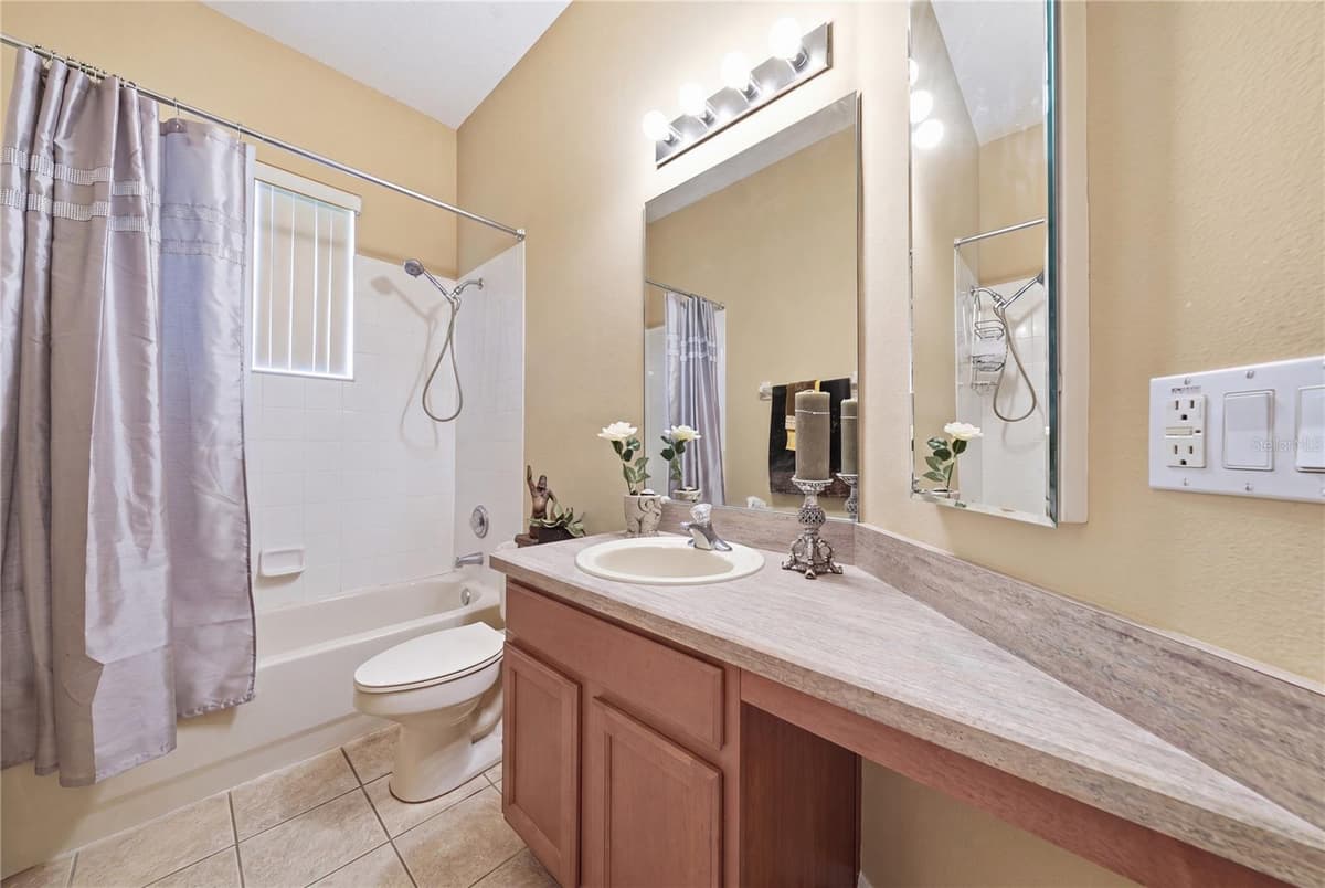 458 WOODFORD DRIVE — photo 20 of 35