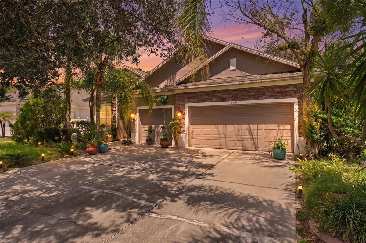 458 WOODFORD DRIVE — photo 1 of 35