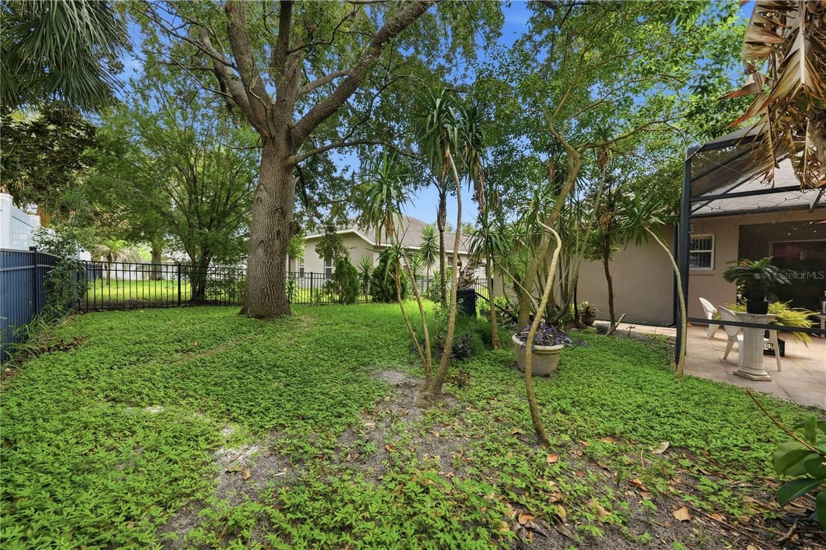 458 WOODFORD DRIVE — photo 33 of 35