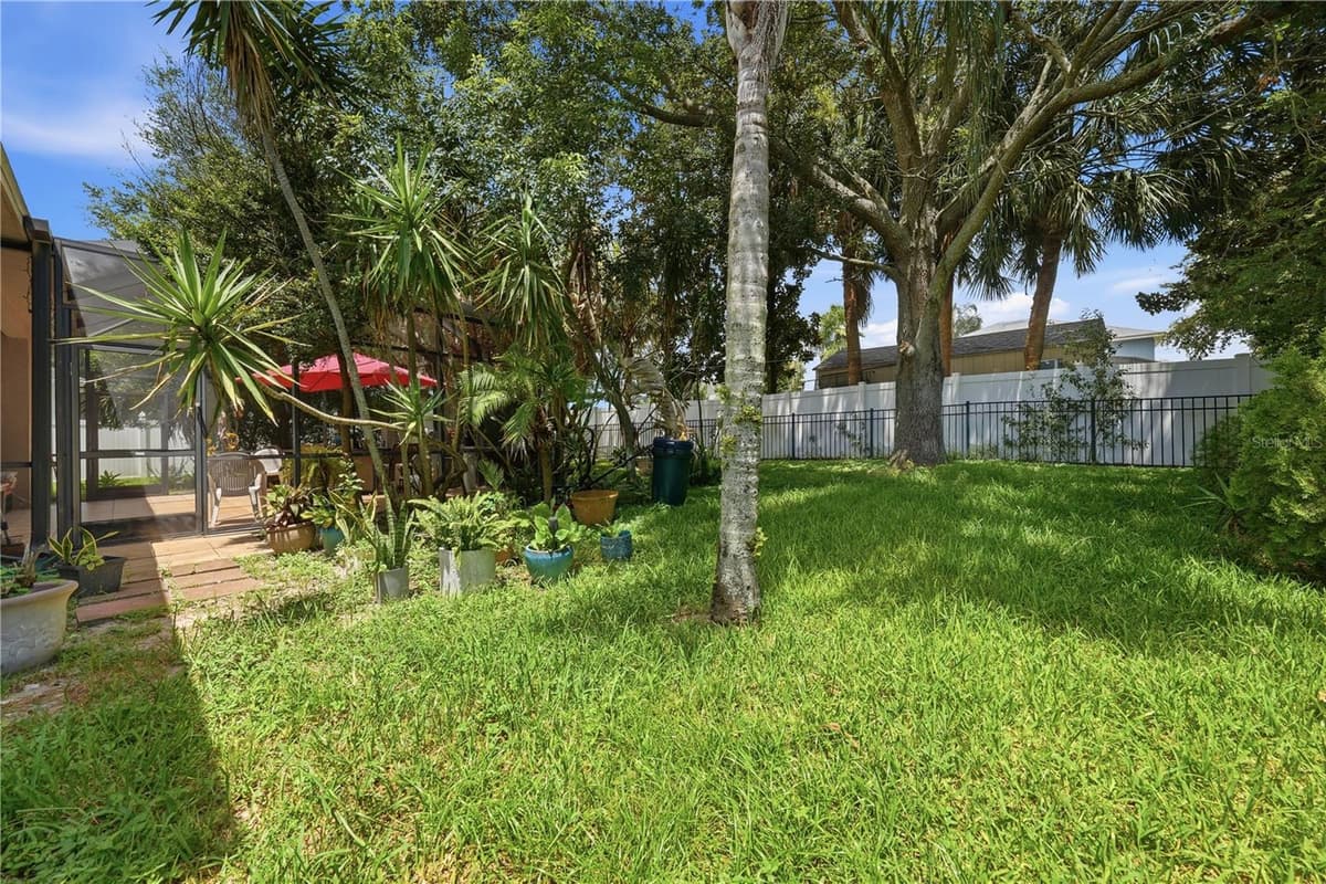 458 WOODFORD DRIVE — photo 31 of 35