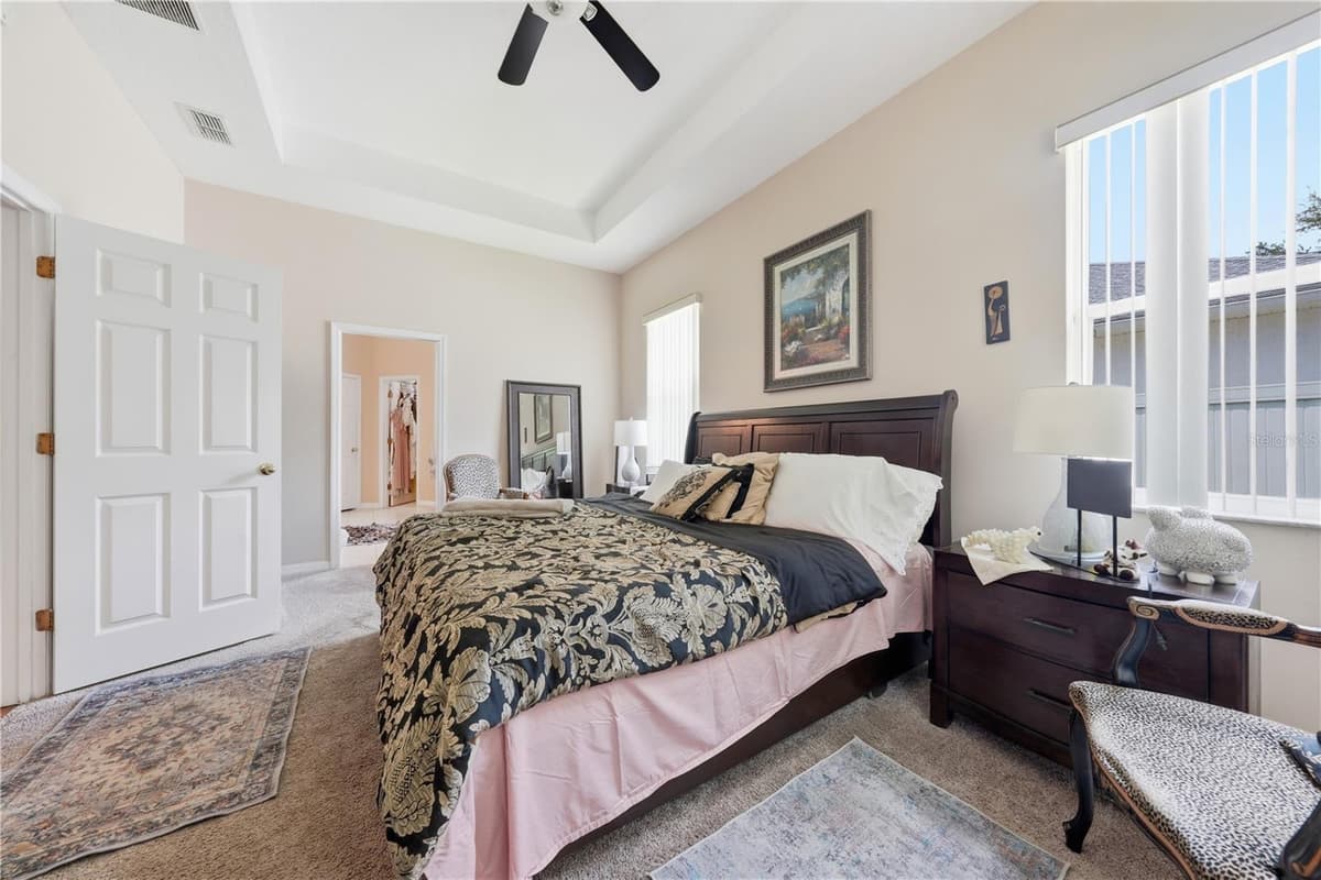 458 WOODFORD DRIVE — photo 14 of 35