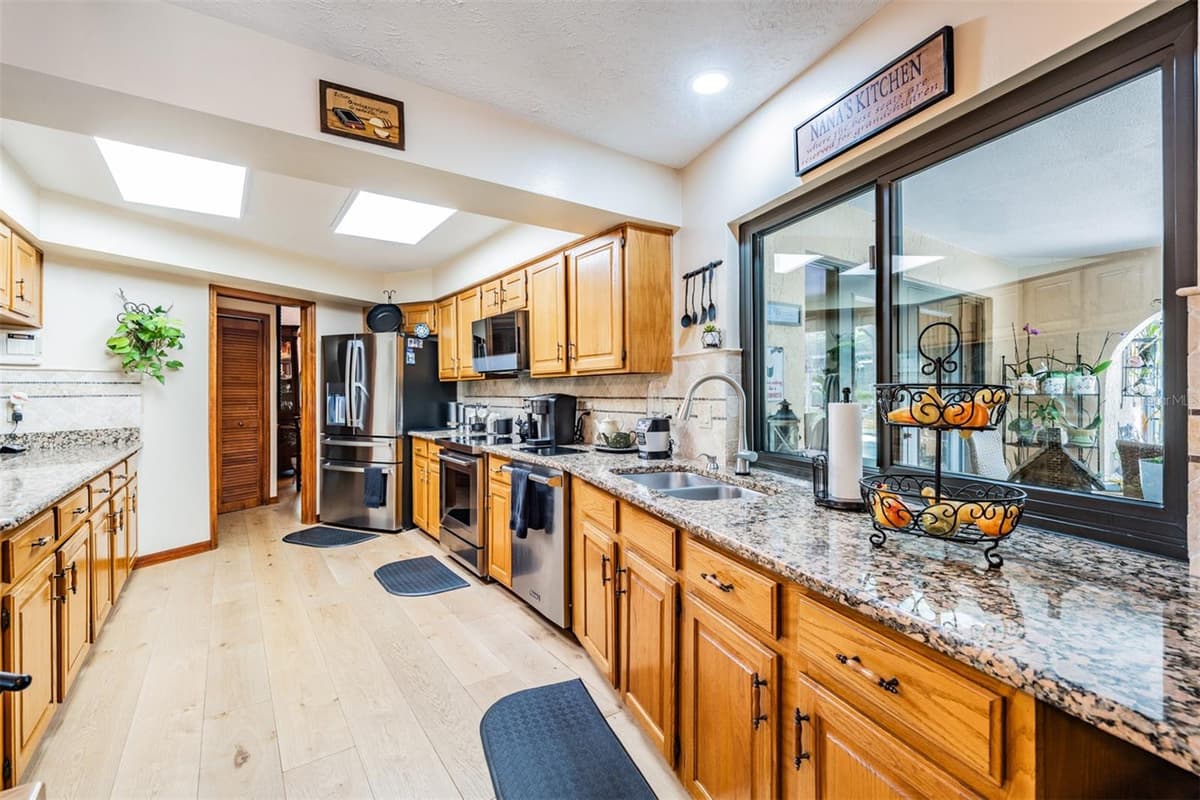 13203 SPINDLEWYCK COVE — photo 11 of 55