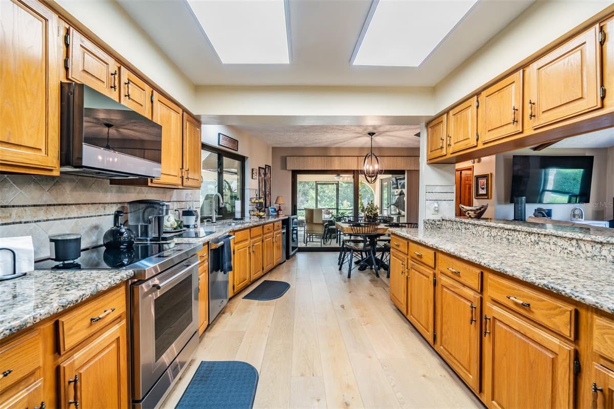 13203 SPINDLEWYCK COVE — photo 10 of 55