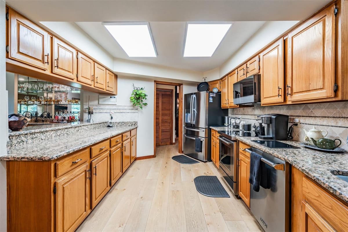 13203 SPINDLEWYCK COVE — photo 13 of 55