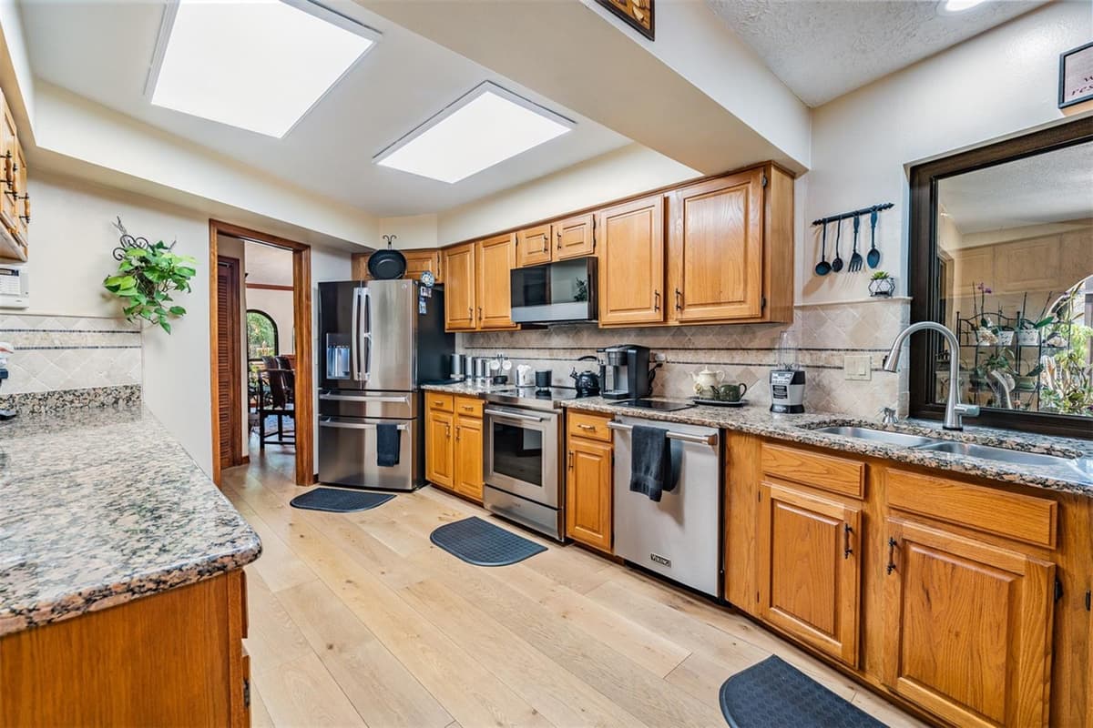 13203 SPINDLEWYCK COVE — photo 12 of 55