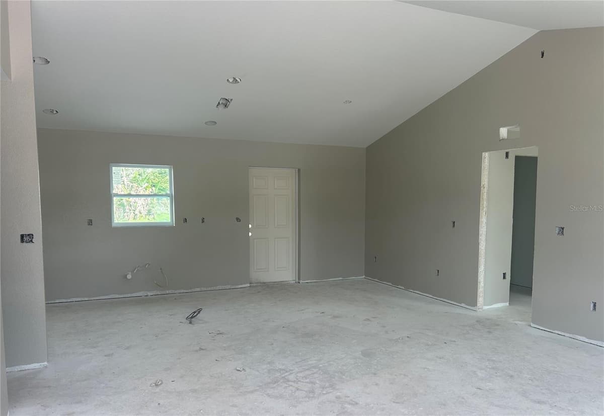 11506 LEMON AVENUE — photo 2 of 17