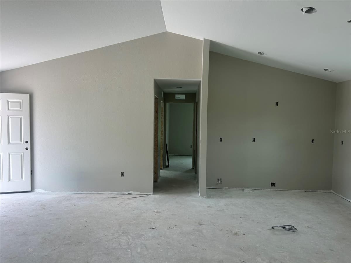 11506 LEMON AVENUE — photo 5 of 17