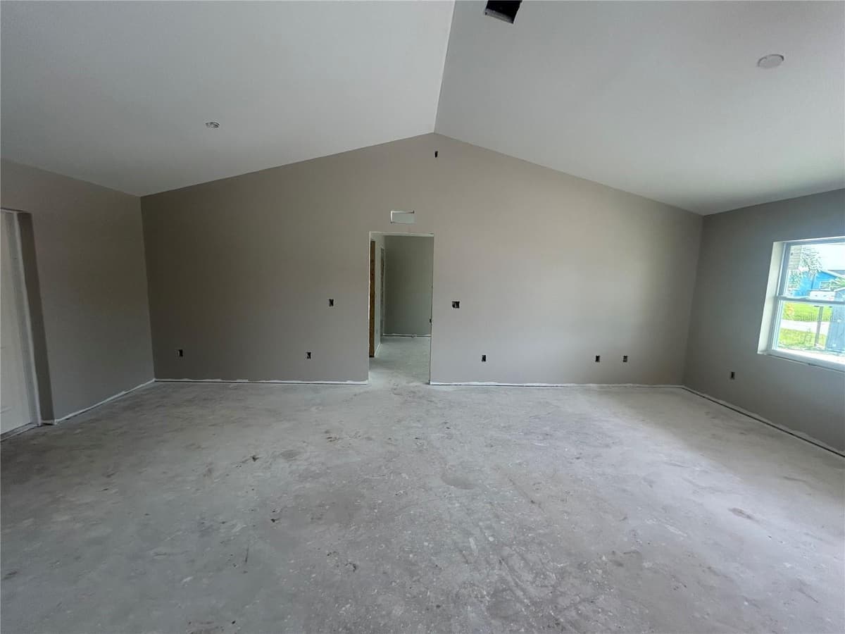 11506 LEMON AVENUE — photo 12 of 17