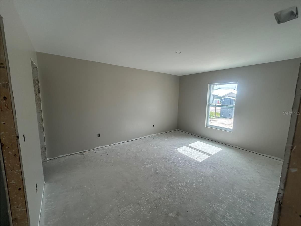 11506 LEMON AVENUE — photo 13 of 17