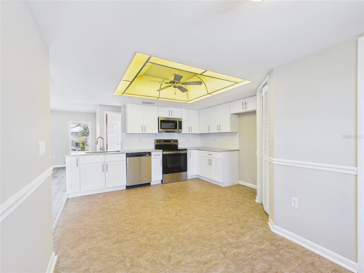 10482 CLINT LOOP — photo 2 of 26