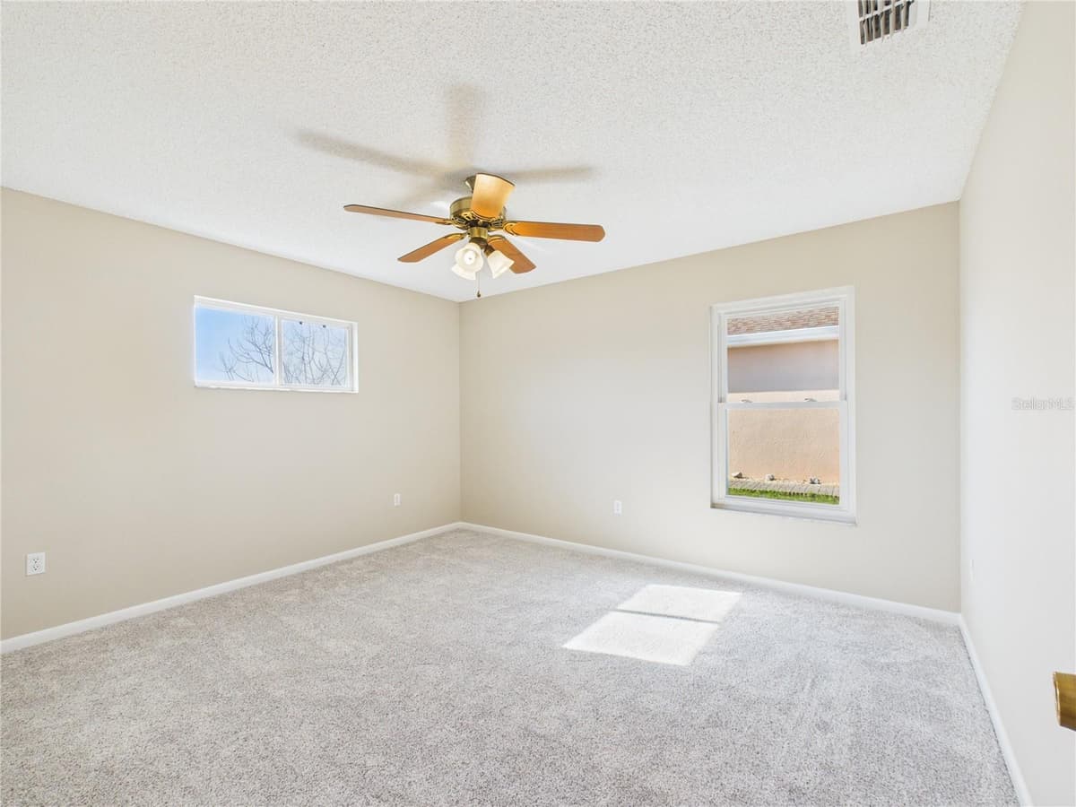 10482 CLINT LOOP — photo 9 of 26