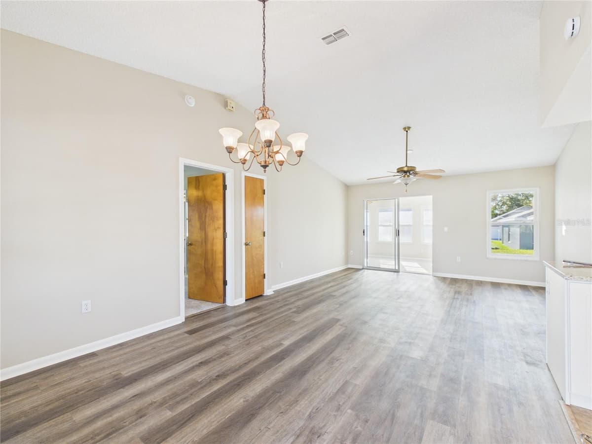 10482 CLINT LOOP — photo 6 of 26