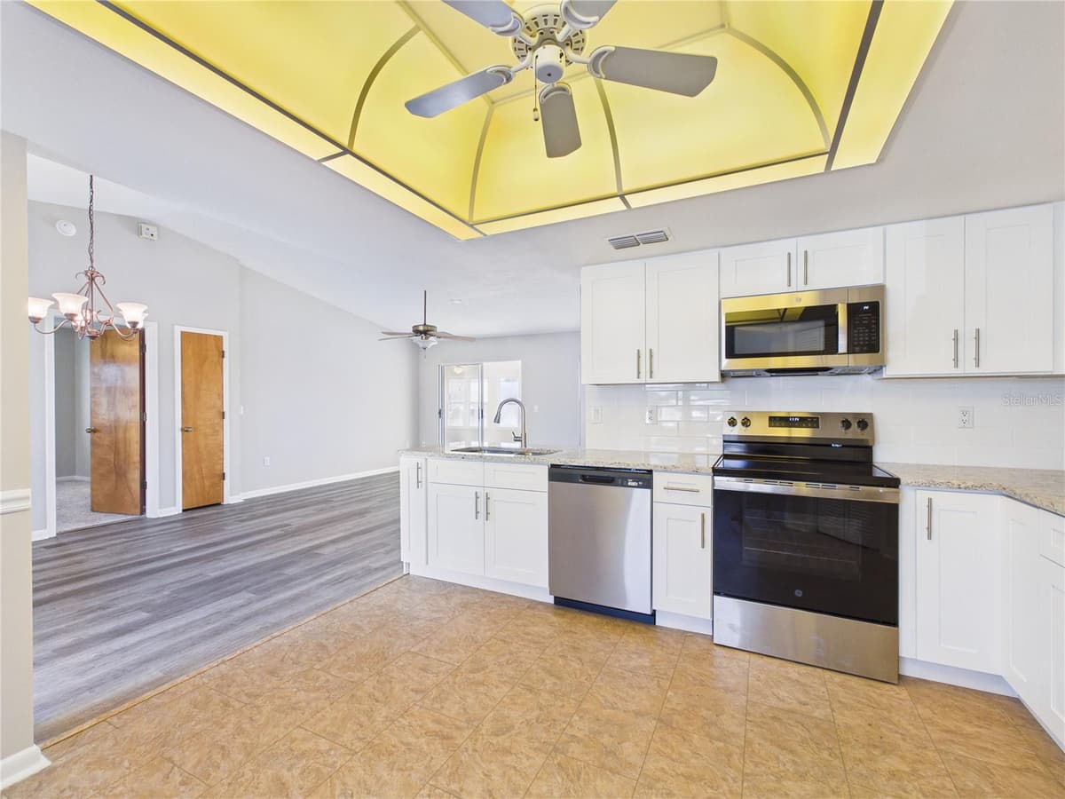 10482 CLINT LOOP — photo 4 of 26