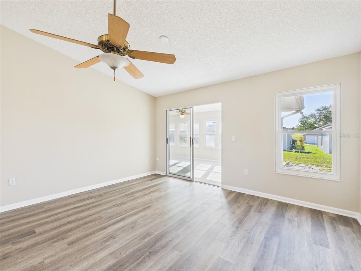 10482 CLINT LOOP — photo 13 of 26