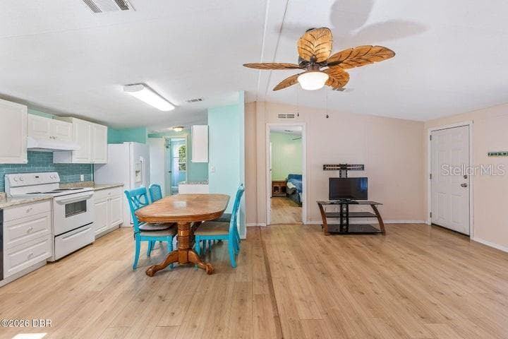 10120 OLIVER AVENUE — photo 7 of 50