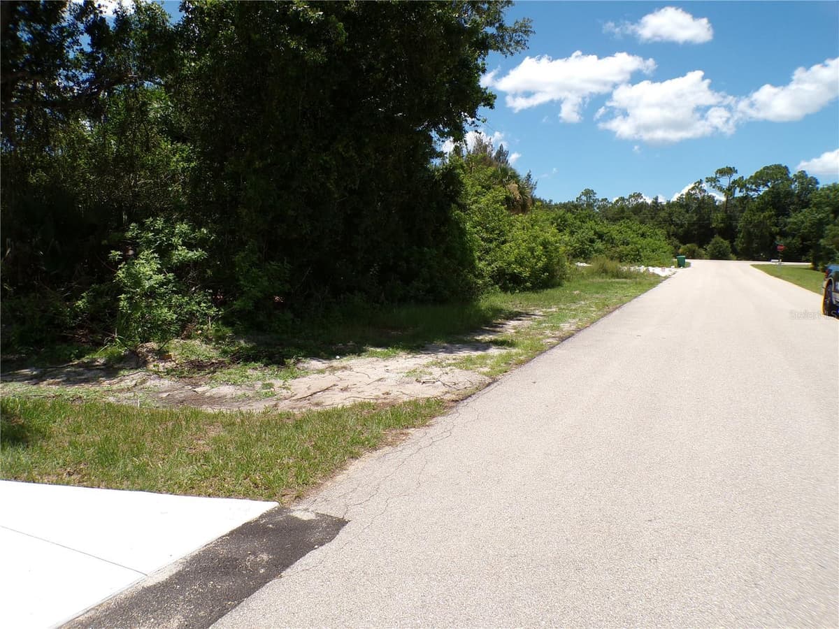 27039 MONTE CRISTO BOULEVARD — photo 10 of 31