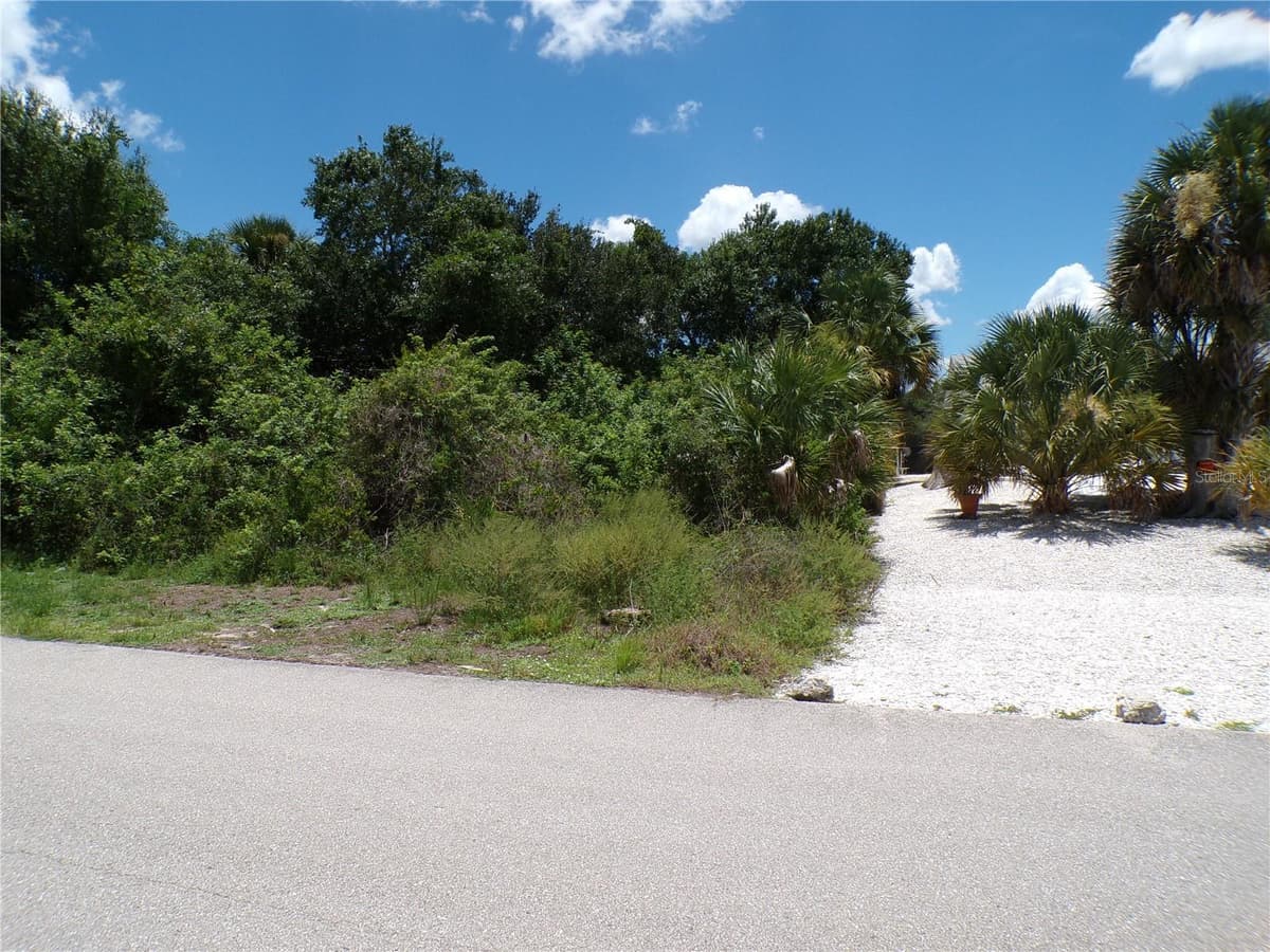 27039 MONTE CRISTO BOULEVARD — photo 5 of 31