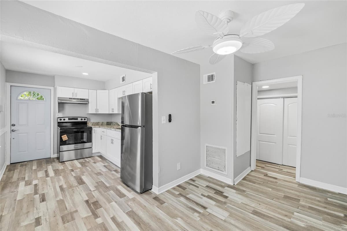 128 NORTH STREET — photo 8 of 33