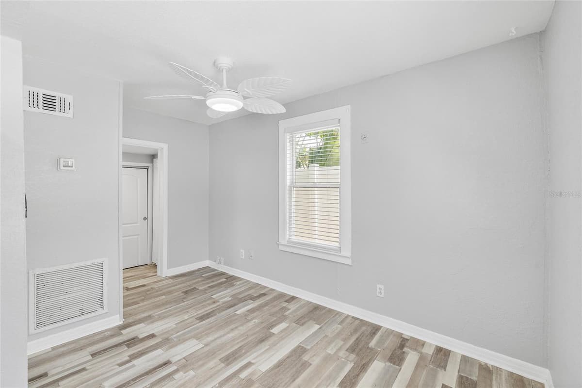 128 NORTH STREET — photo 9 of 33