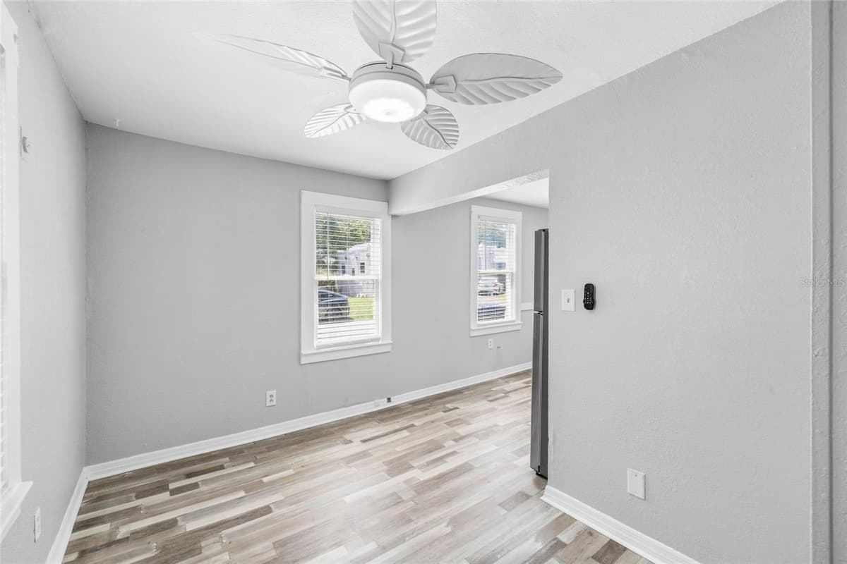 128 NORTH STREET — photo 10 of 33