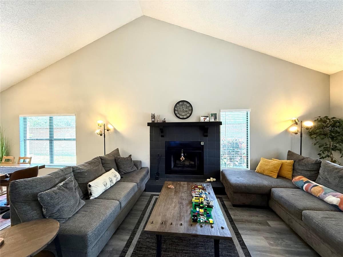 2816 COUNTRYBROOK DRIVE — photo 4 of 31