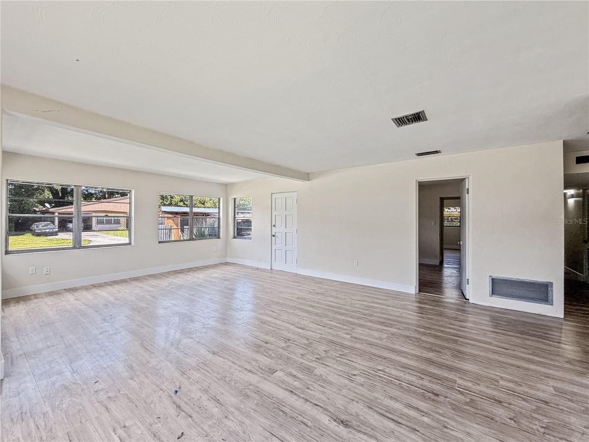 3502 ARCH STREET — photo 9 of 25