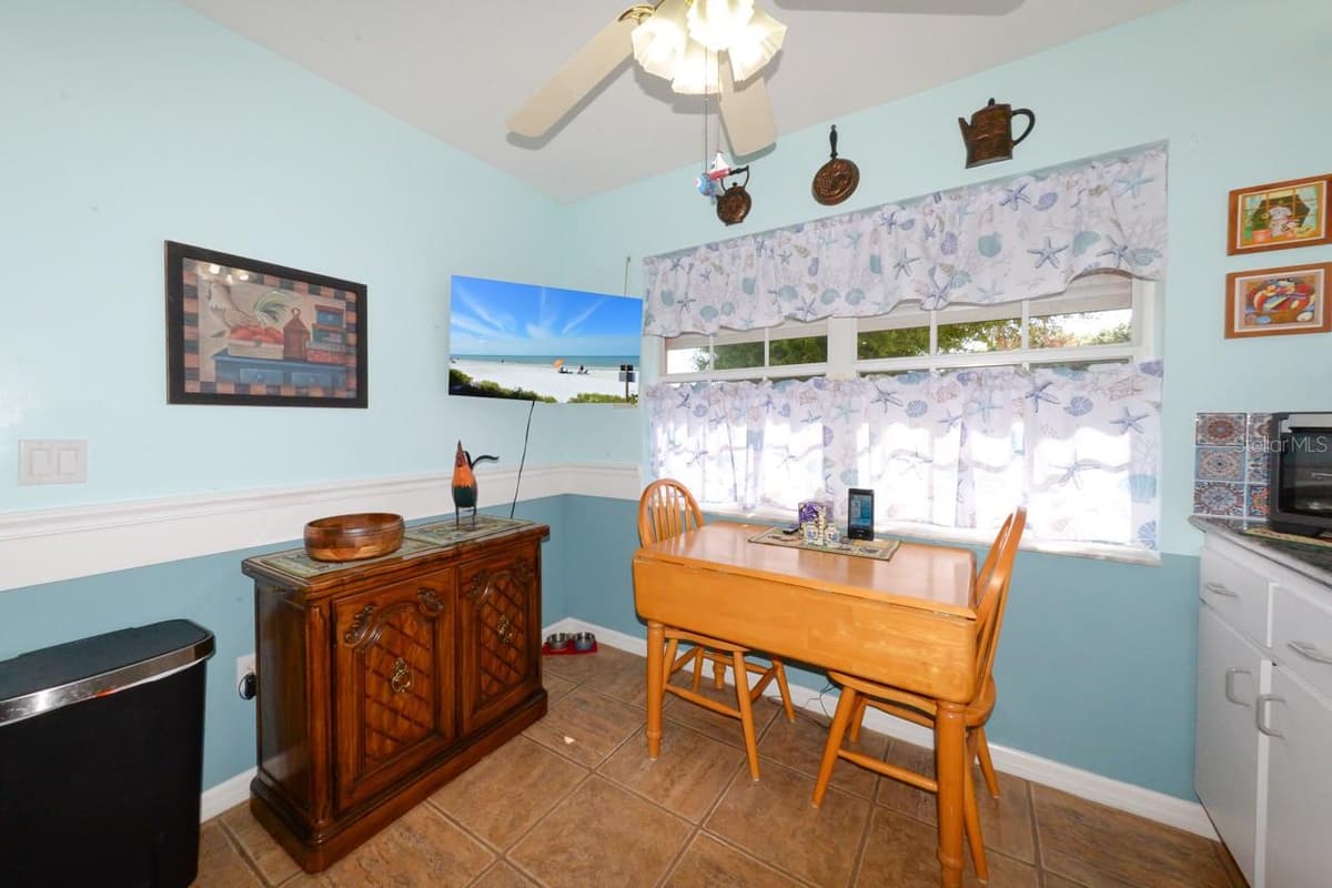 483 WINWOOD COURT — photo 12 of 35