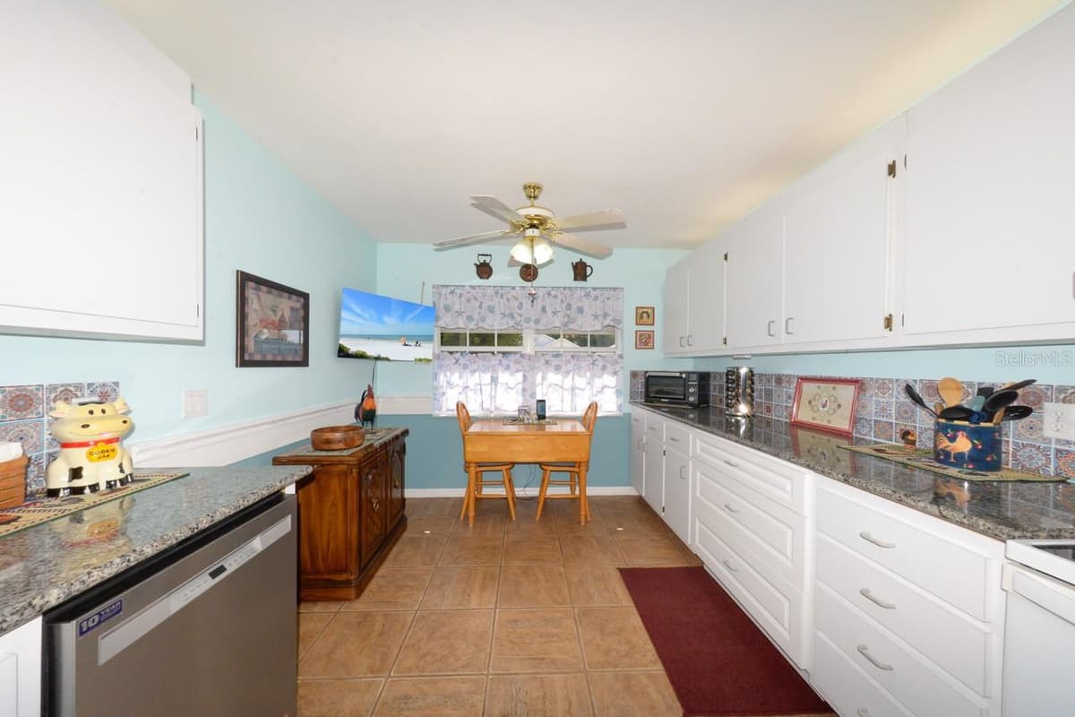 483 WINWOOD COURT — photo 9 of 35