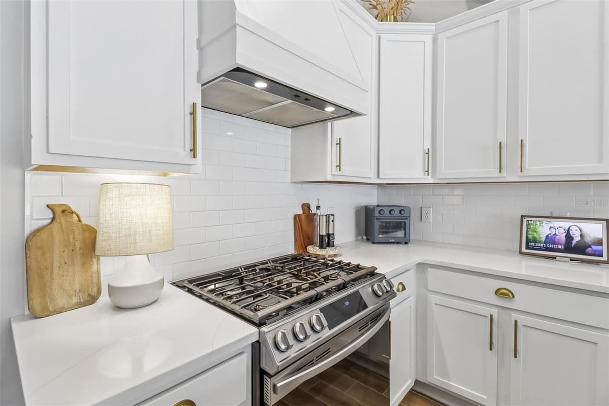 225 GLEN ABBEY LANE — photo 18 of 53