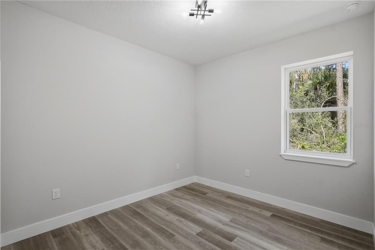 6 UNICORN COURT — photo 24 of 76
