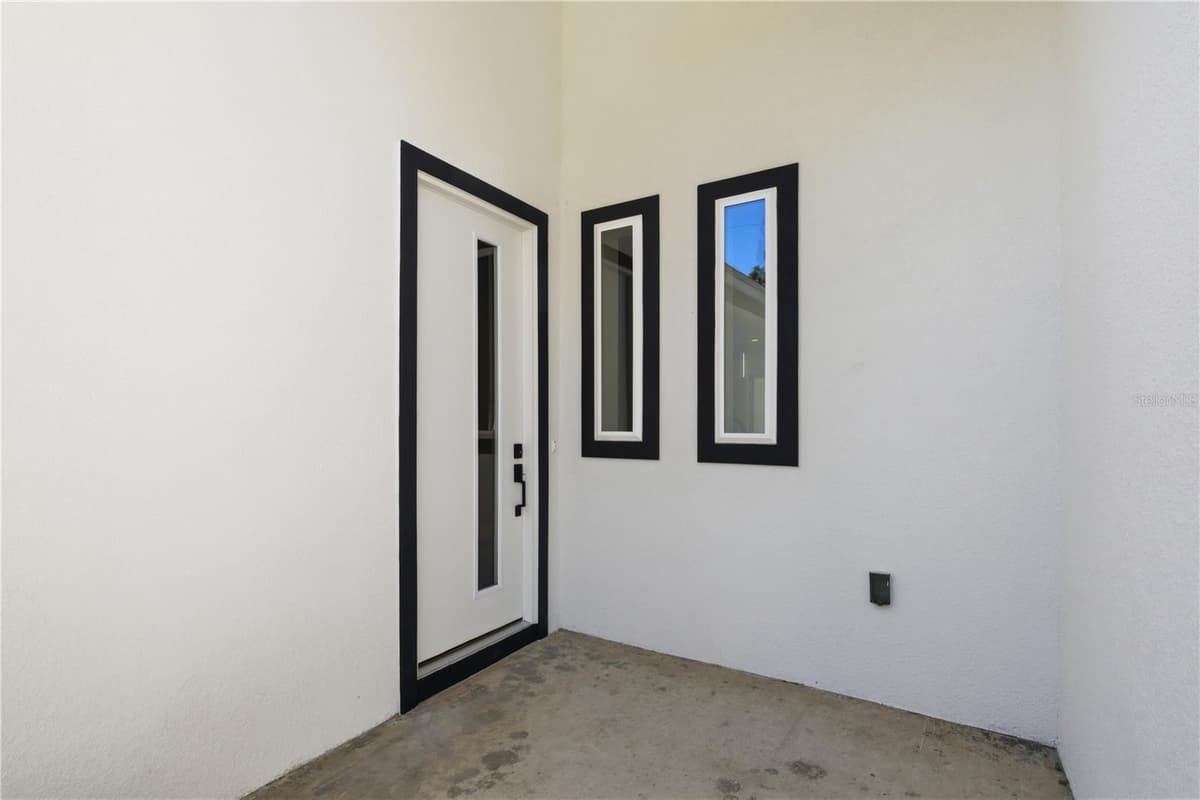6 UNICORN COURT — photo 39 of 76