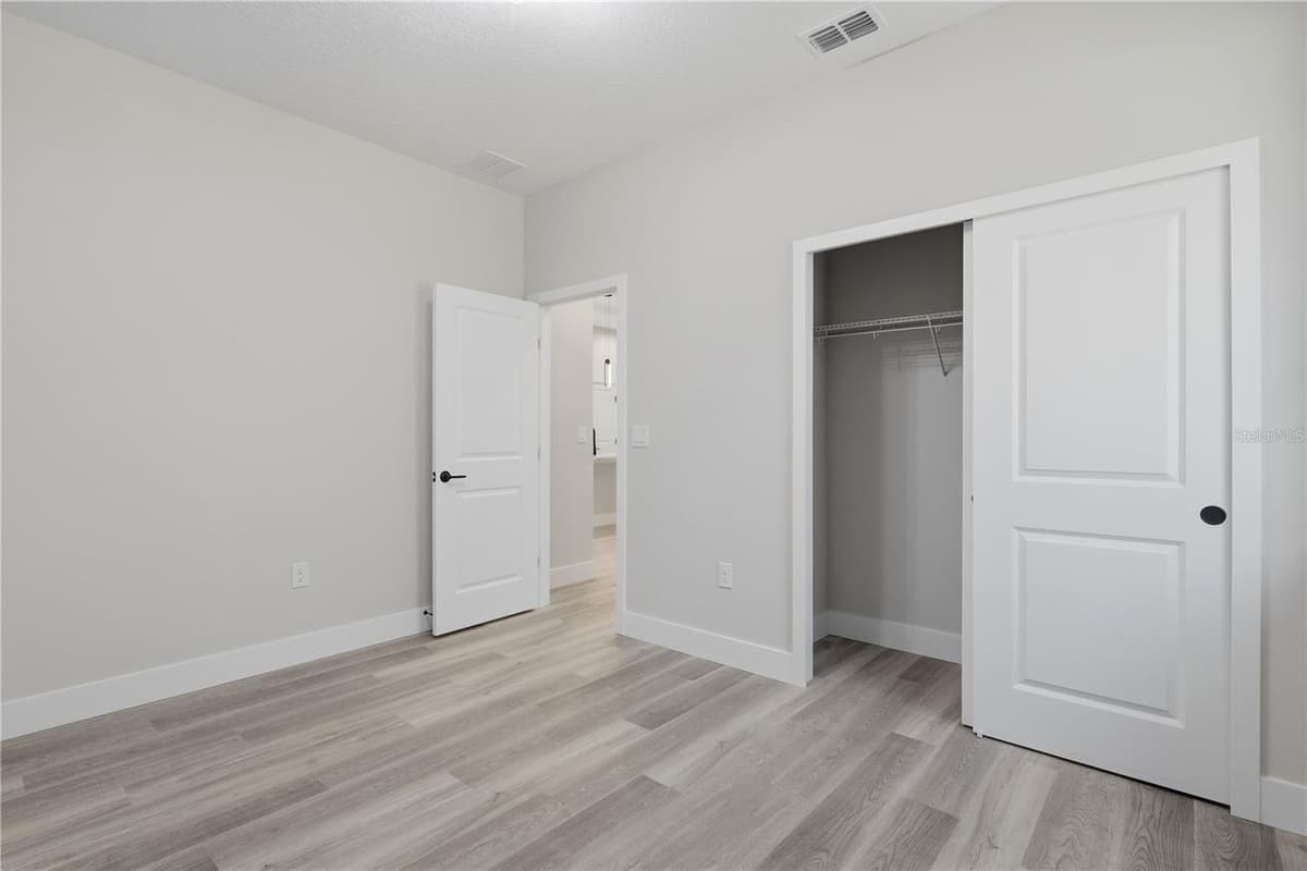 6 UNICORN COURT — photo 18 of 76