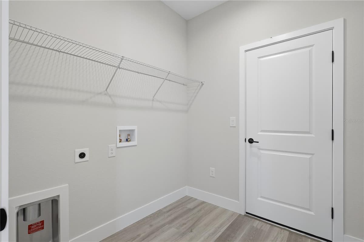 6 UNICORN COURT — photo 29 of 76