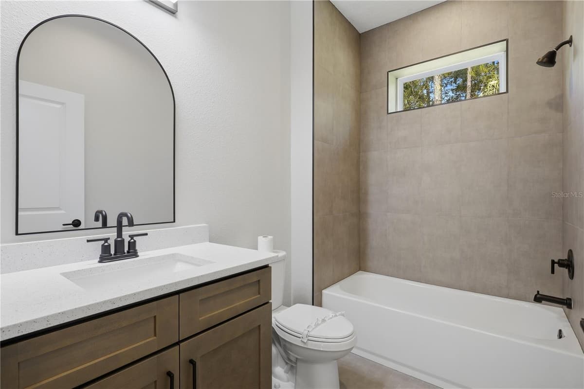 6 UNICORN COURT — photo 17 of 76