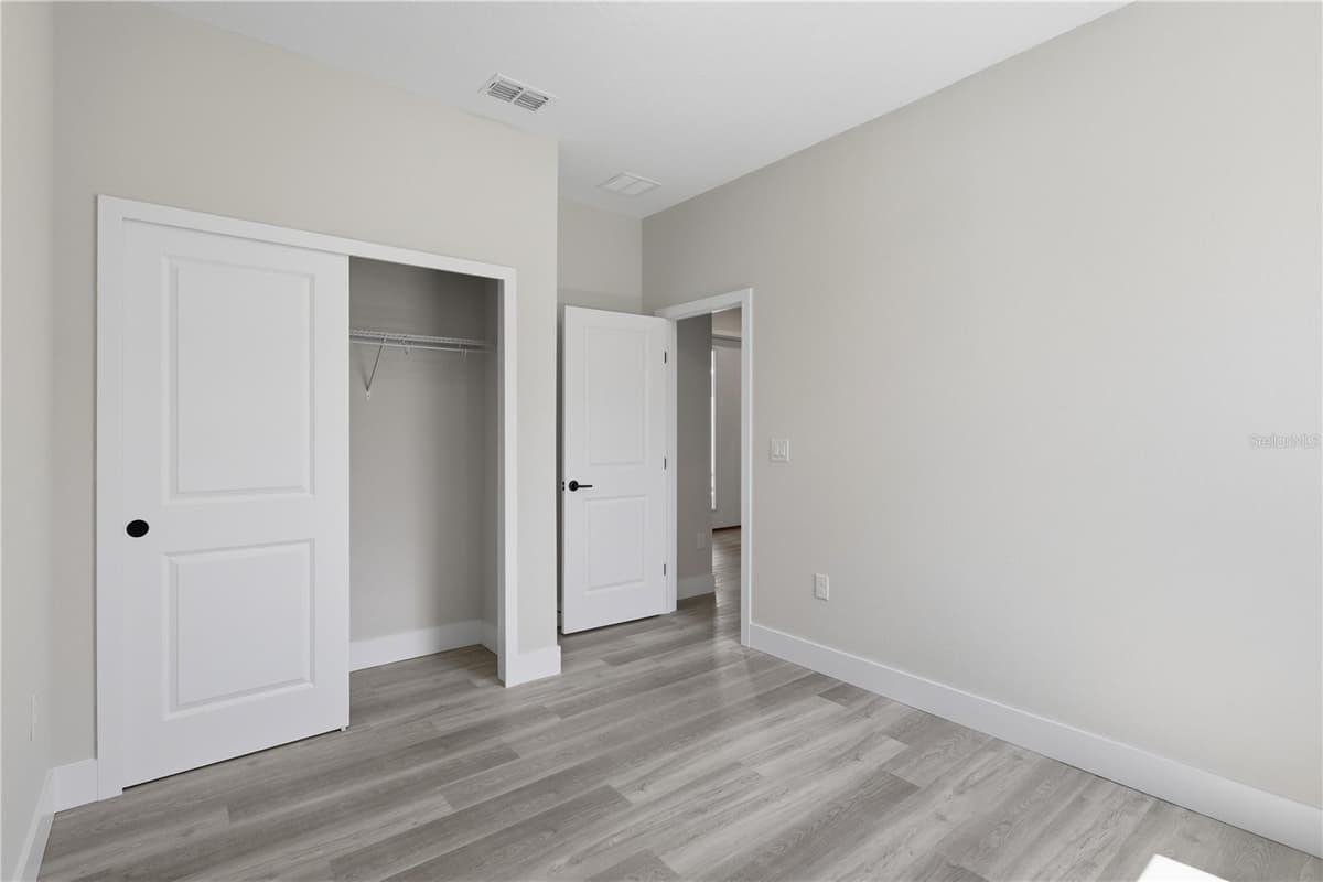 6 UNICORN COURT — photo 40 of 76