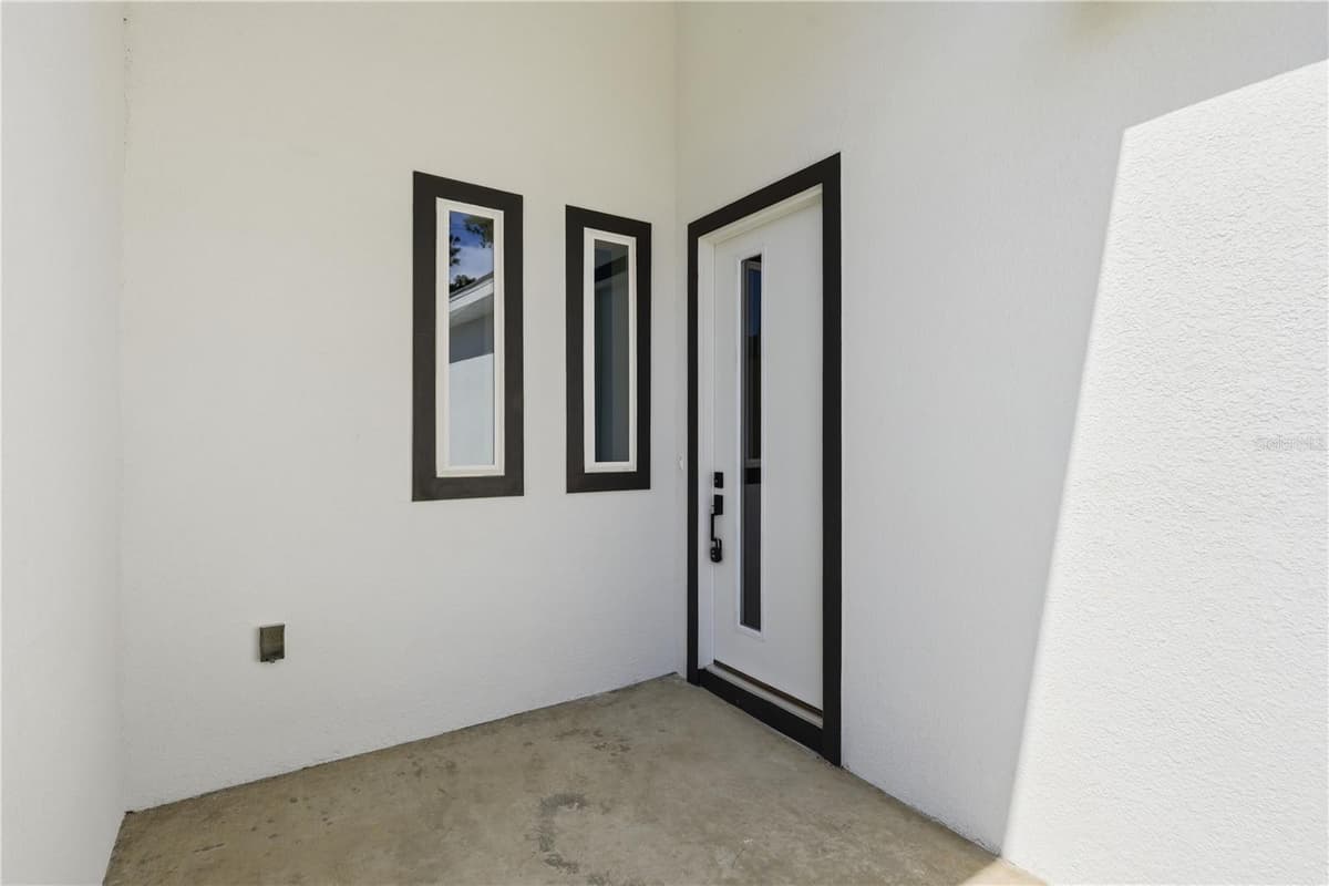 6 UNICORN COURT — photo 27 of 76
