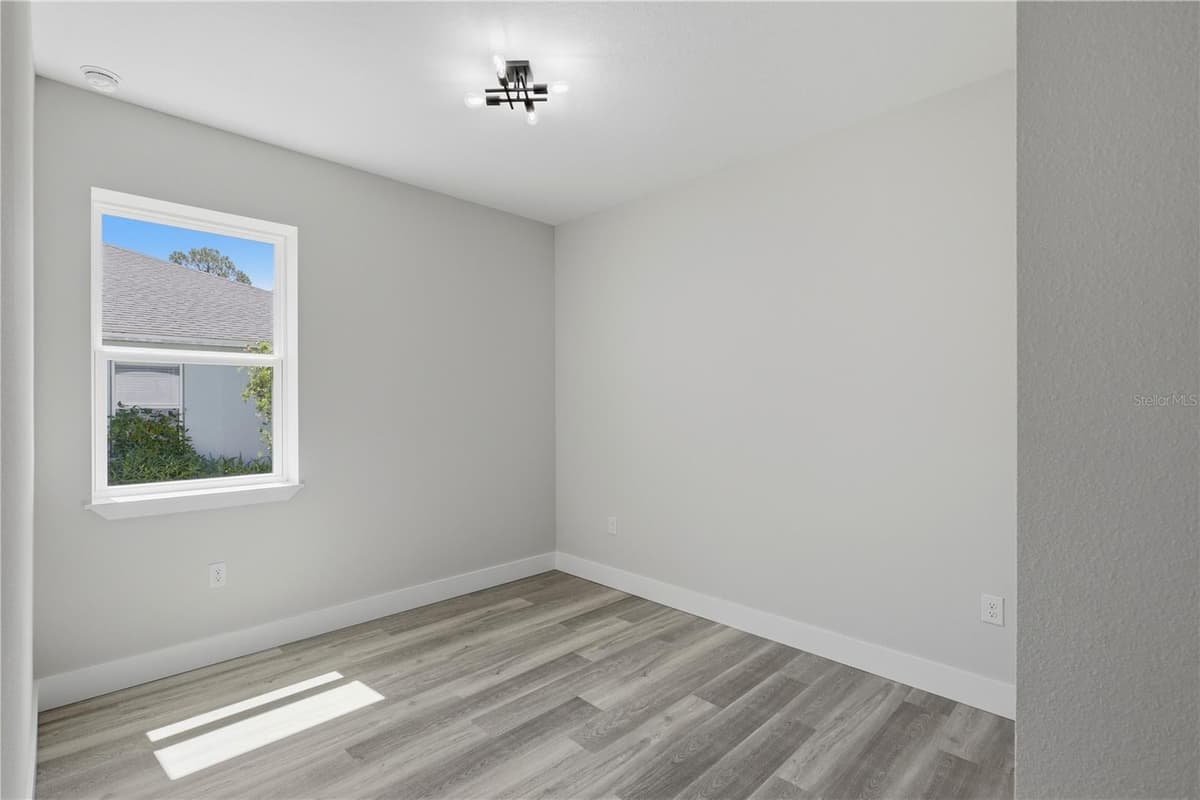 6 UNICORN COURT — photo 38 of 76