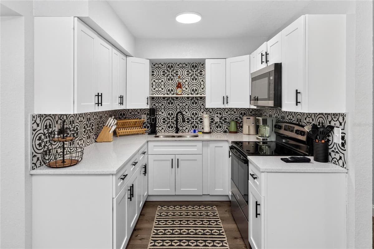 501 FITZGERALD DRIVE — photo 7 of 26