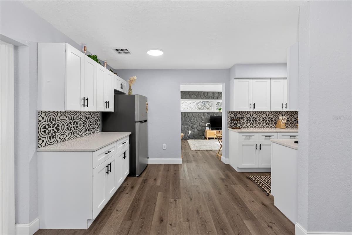 501 FITZGERALD DRIVE — photo 5 of 26