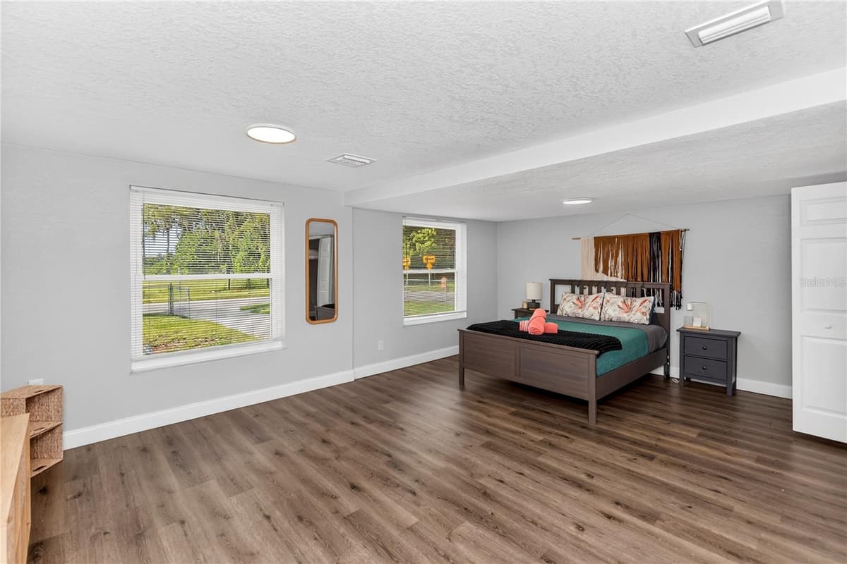 501 FITZGERALD DRIVE — photo 8 of 26