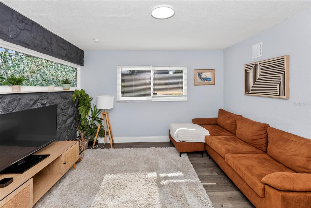 501 FITZGERALD DRIVE — photo 12 of 26