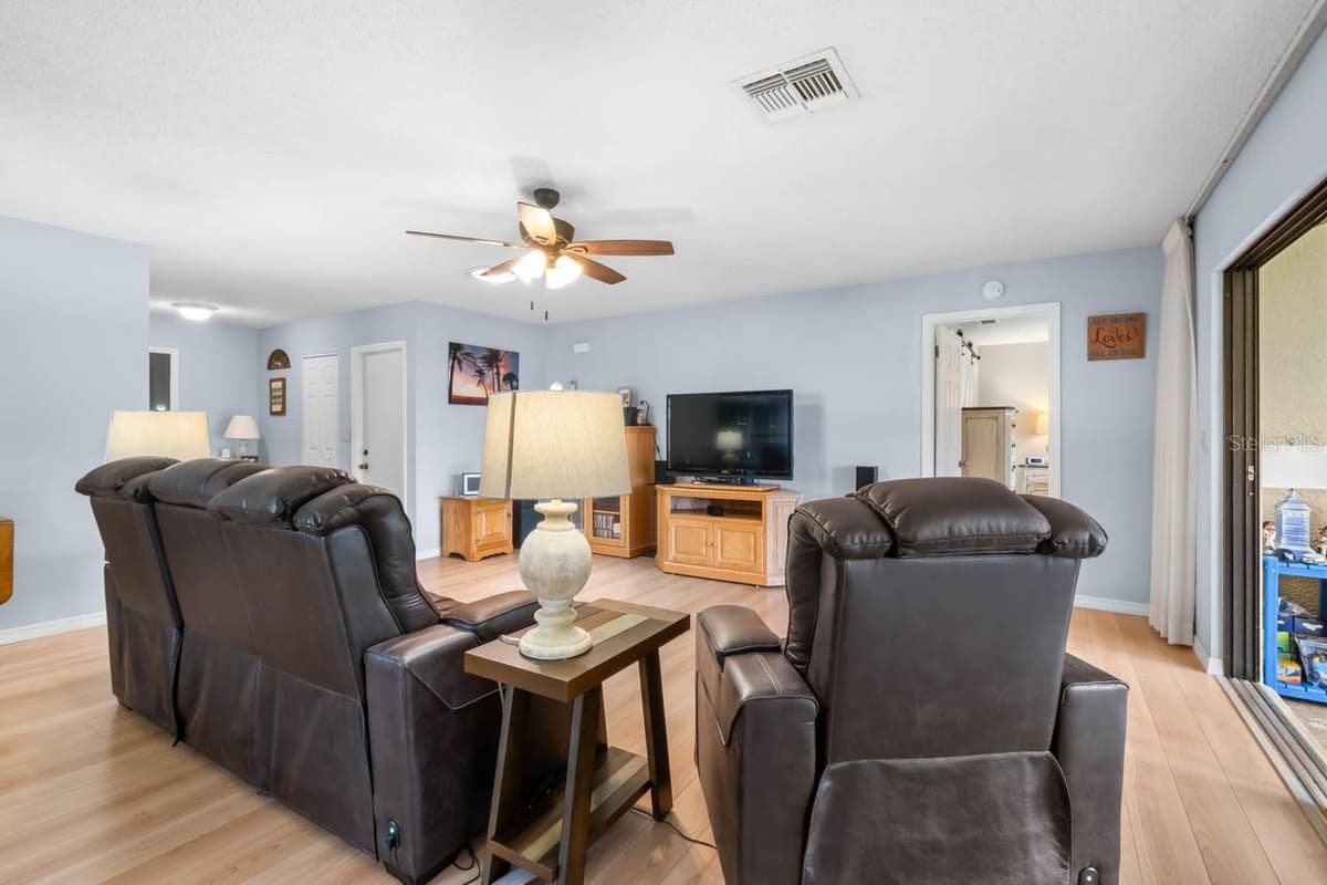 1317 LELAND DRIVE — photo 10 of 67