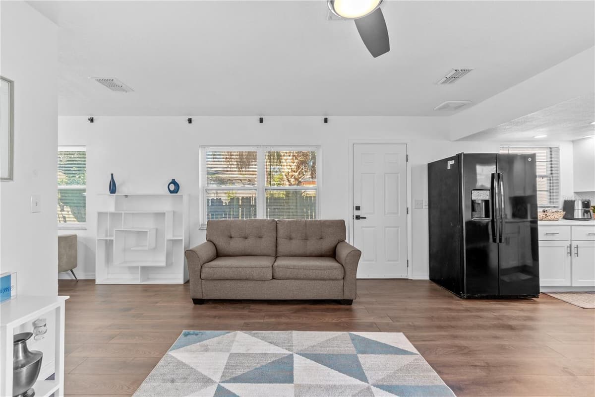 804 13TH AVENUE — photo 17 of 53