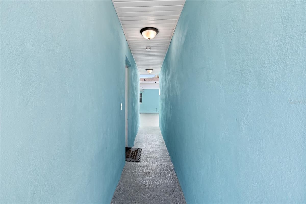 804 13TH AVENUE — photo 3 of 53