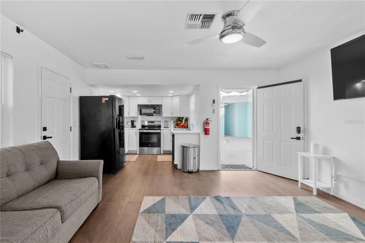 804 13TH AVENUE — photo 16 of 53