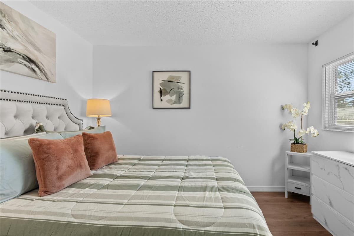 804 13TH AVENUE — photo 9 of 53