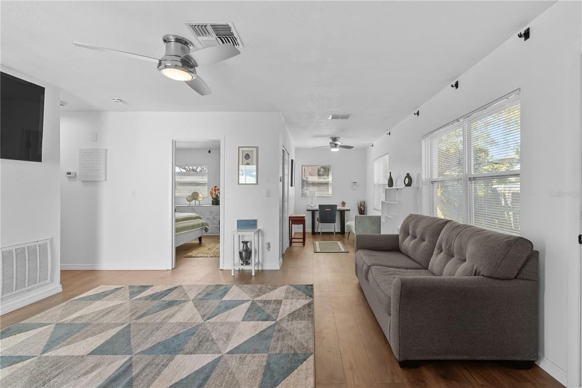 804 13TH AVENUE — photo 7 of 53