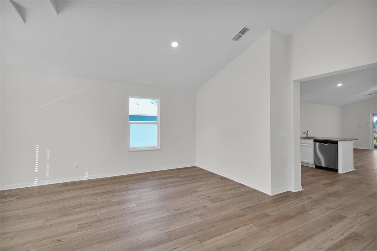 48 PRATTWOOD LANE — photo 4 of 20