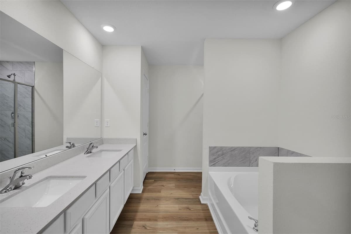 48 PRATTWOOD LANE — photo 15 of 20